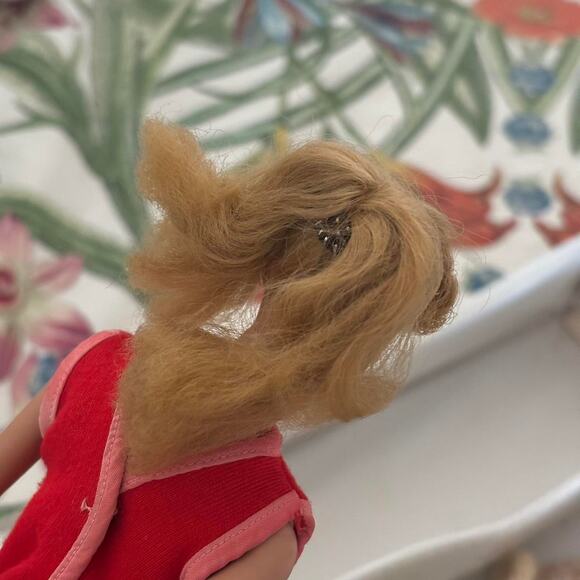 Vintage 1963 Redhead Midge Doll w/ Clothes & Barbie Case Mattel Mod Era - Picture 7 of 7